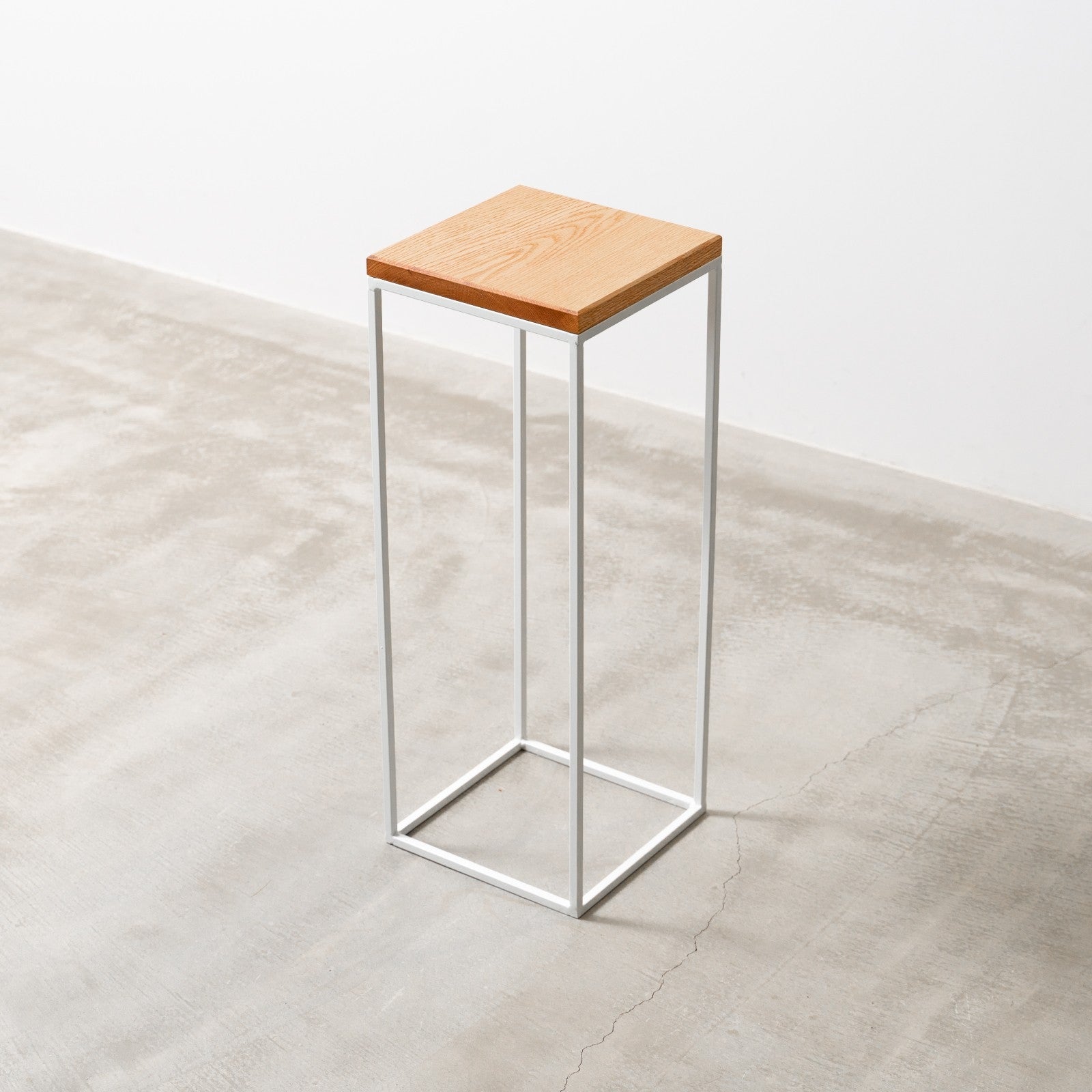 Planter stand, black color