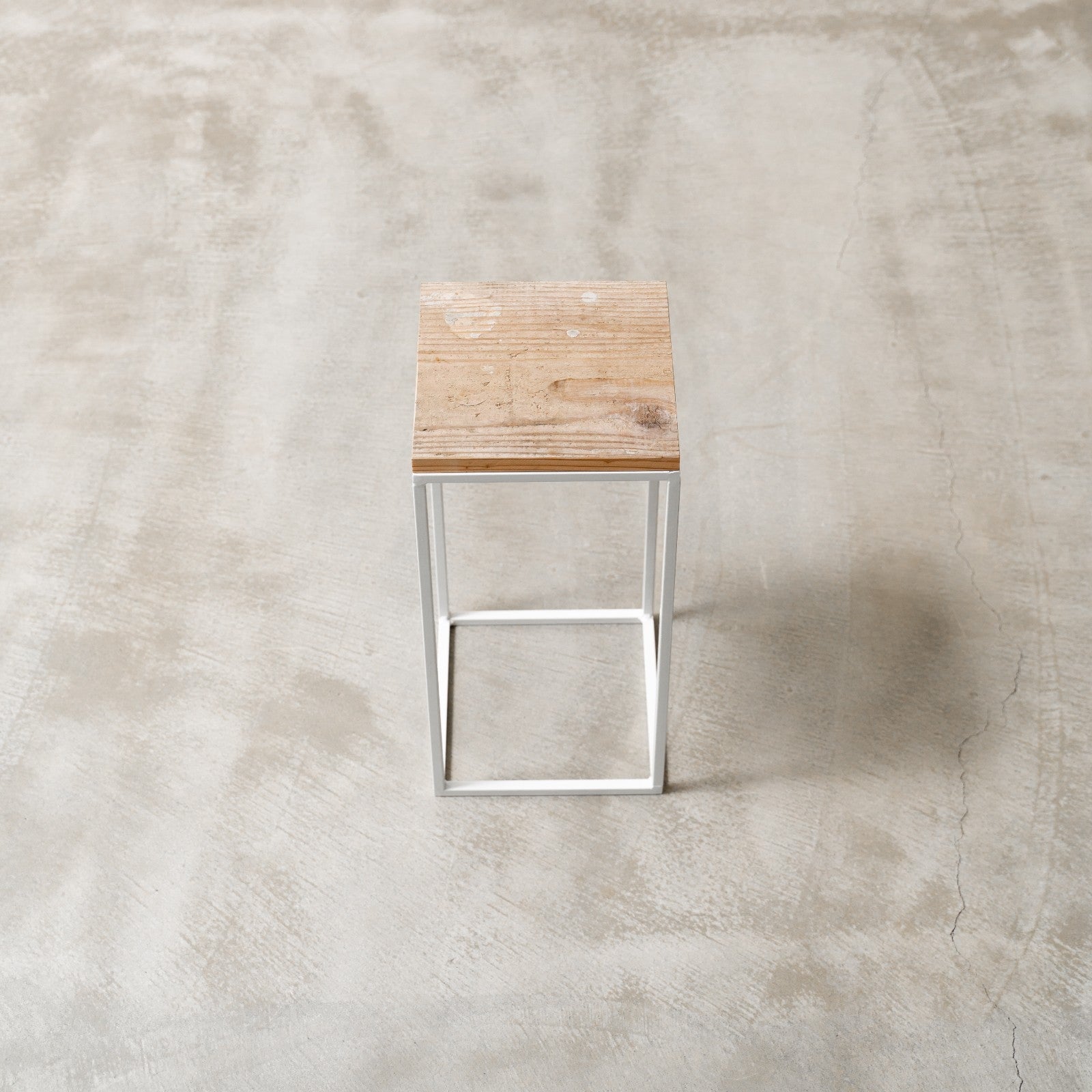 Planter stand, black color