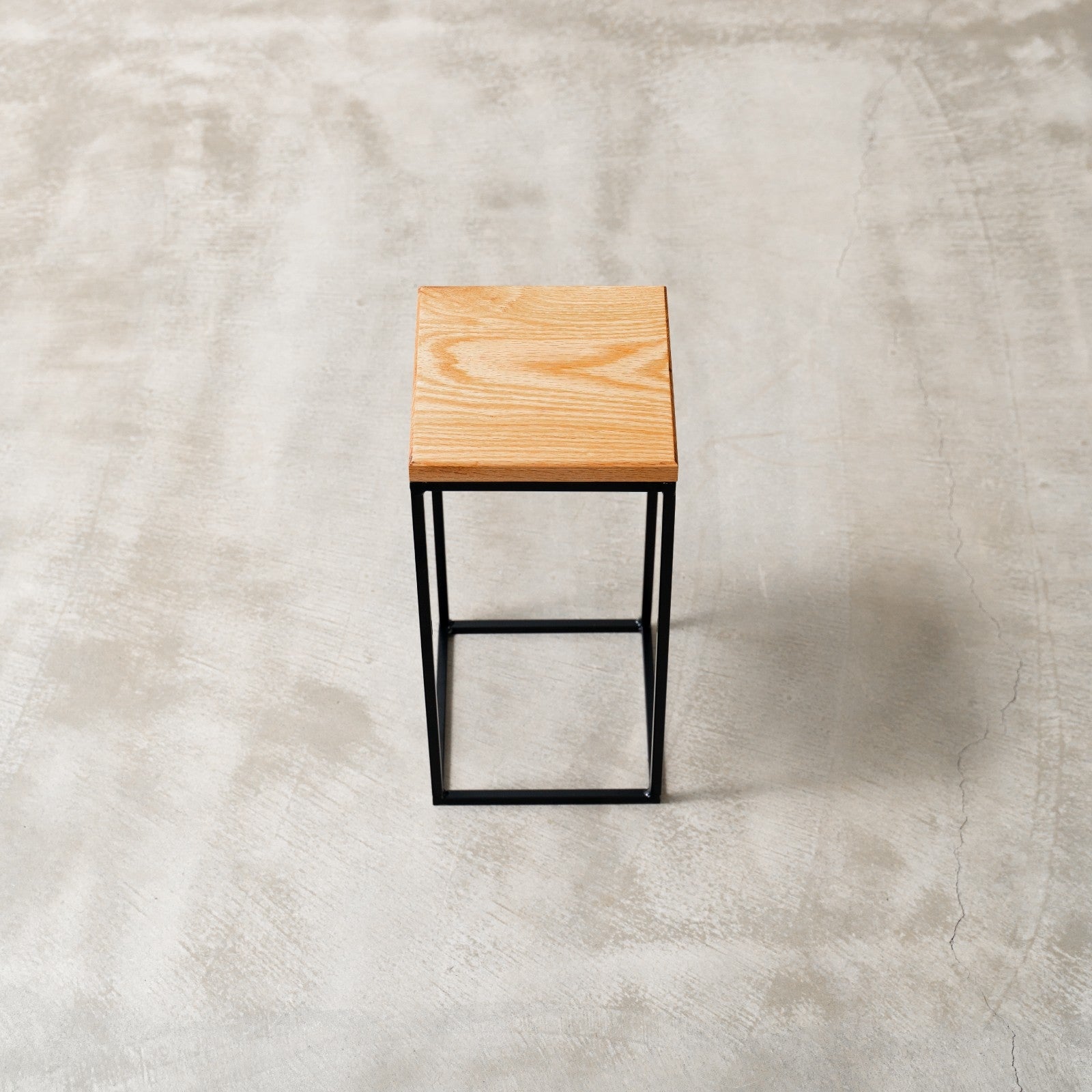 Planter stand, black color