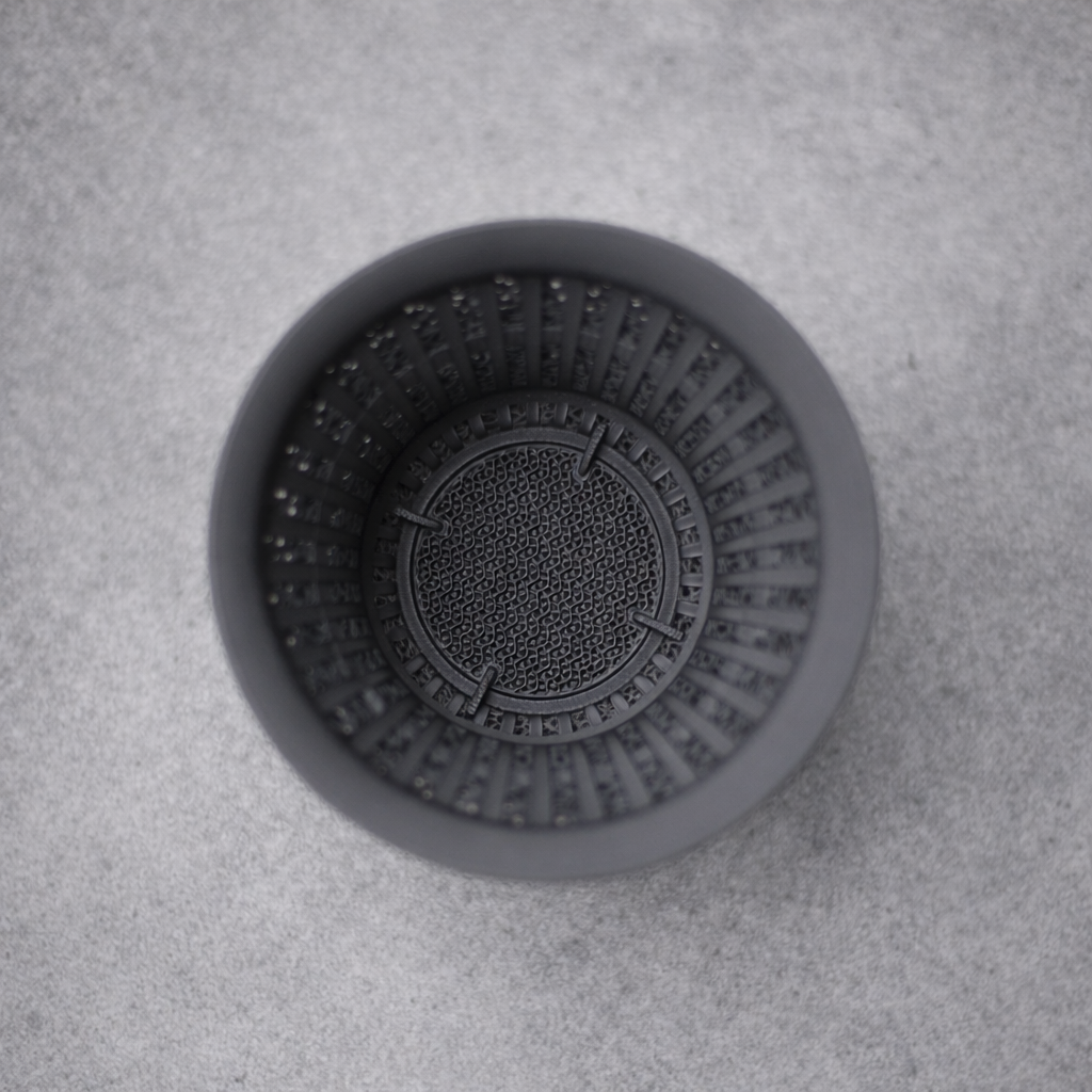 深呼吸する3Dプリント鉢/筒