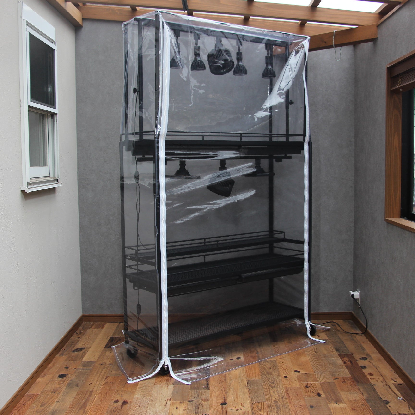 可動式水受けトレー付き植物棚用温室カバー