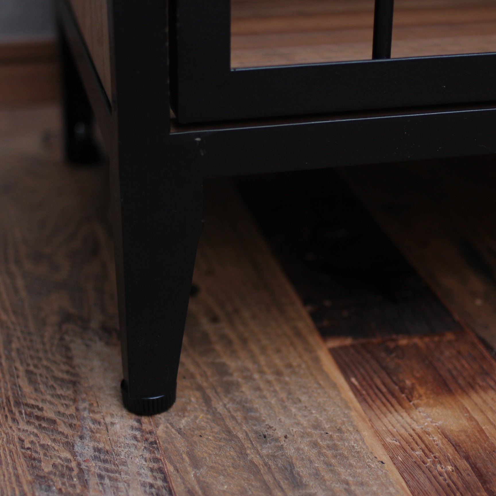 アイアンキャビネット