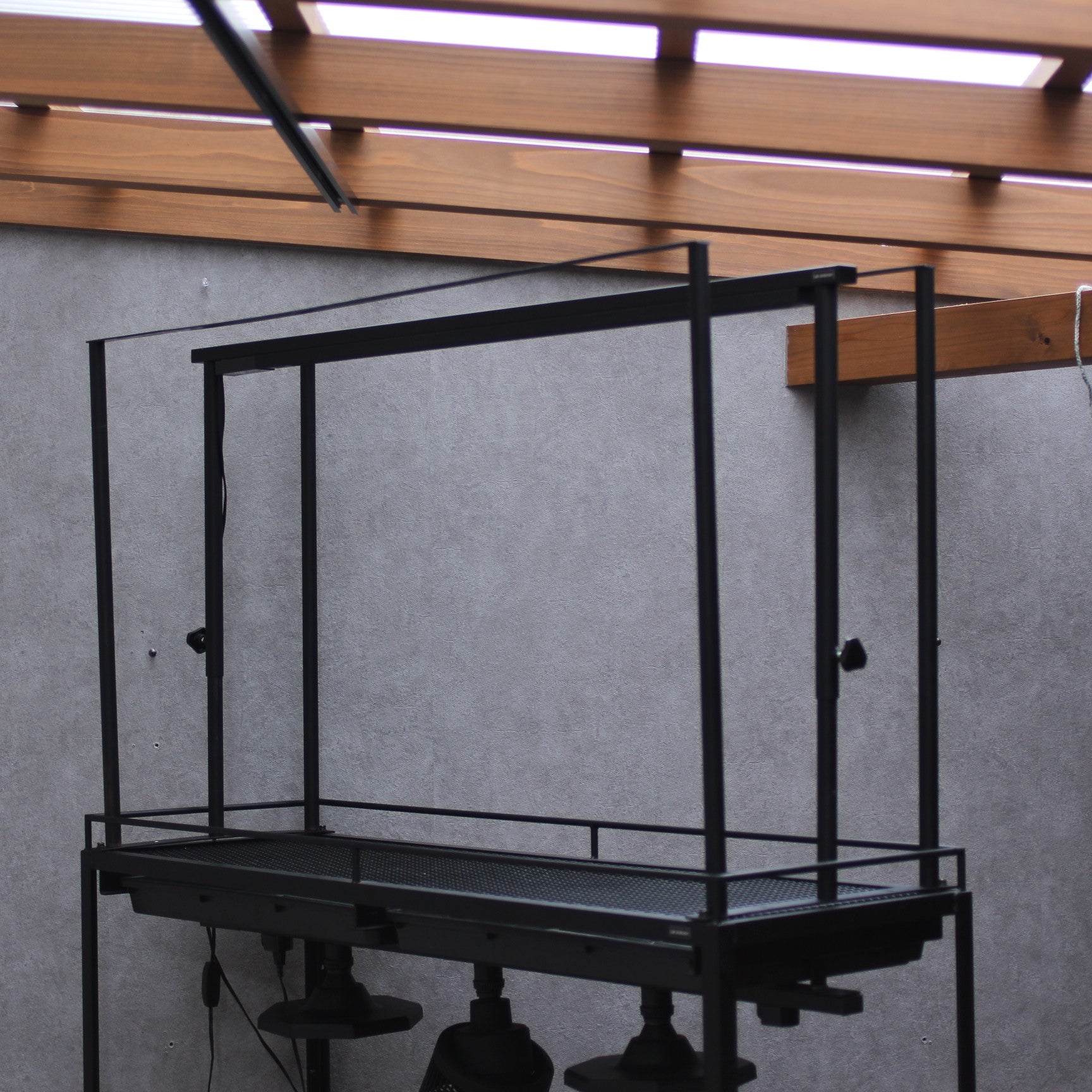 可動式水受けトレー付き植物棚用温室カバー