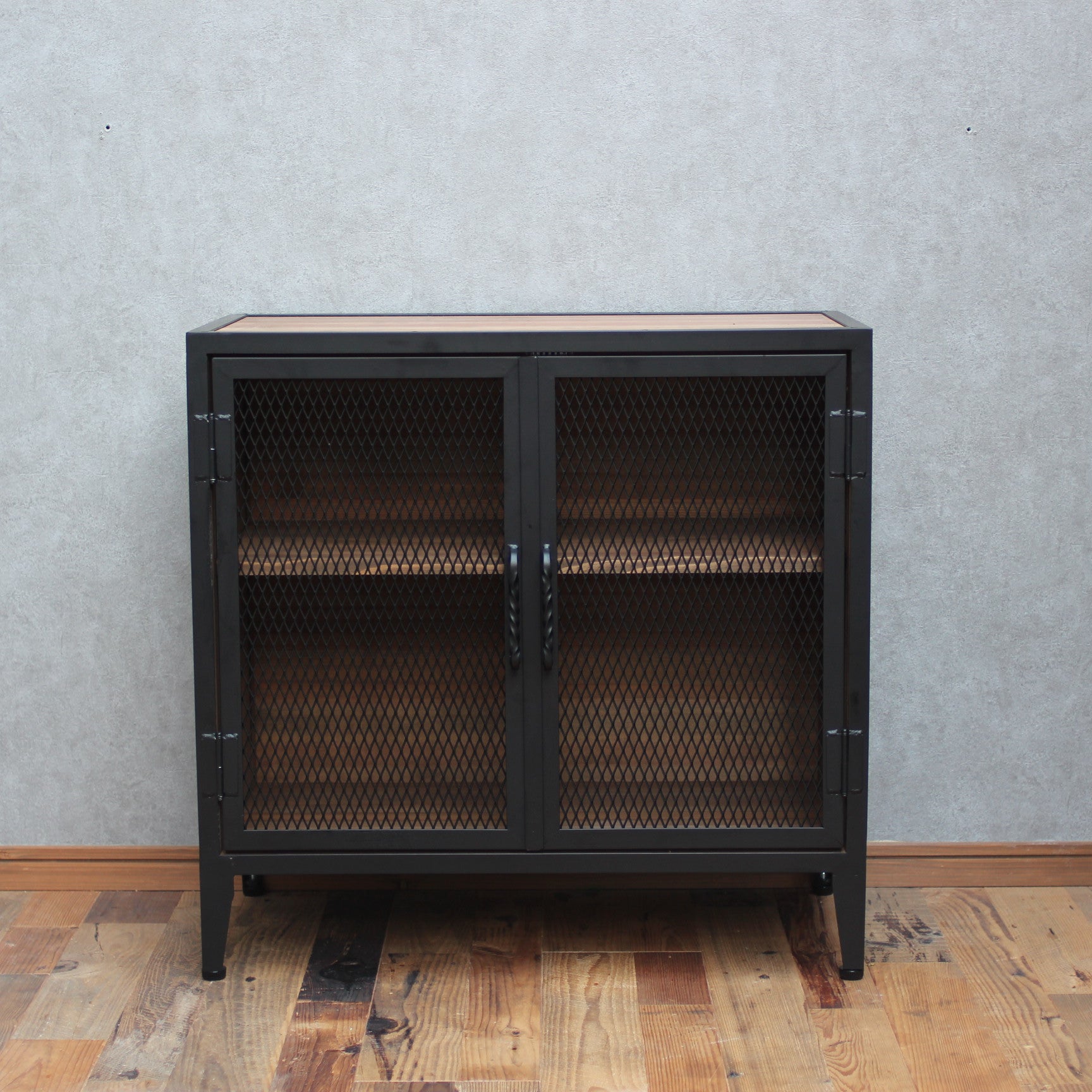 アイアンキャビネット